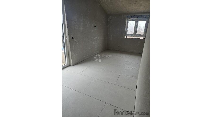 Krk, kuća 140m2 sa bazenom i okućnicom