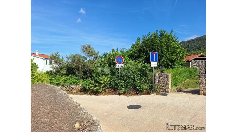 GRAĐEVINSKO ZEMLJIŠTE STARI GRAD HVAR - 2