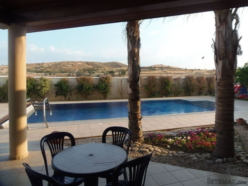 FULLY FURNISHED LUXURY VILLA IN 1848 SQ.. - 2