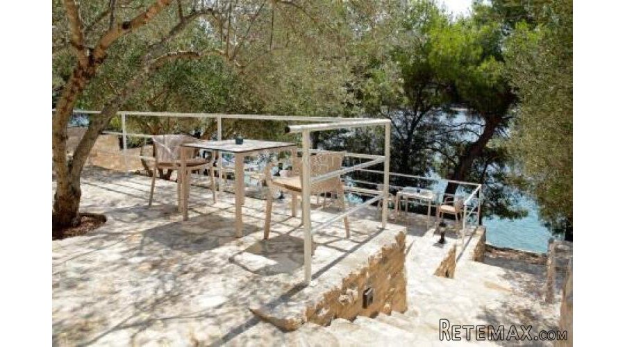 Mali obiteljski hotel, prvi red do mora, Vela Luka - 2