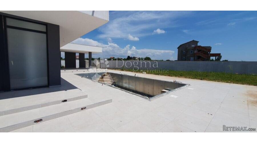 Moderna vila s bazenom u okolici Zadra - 2