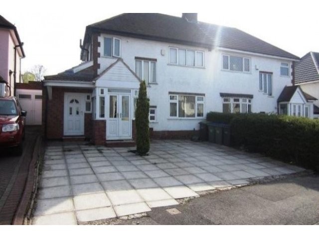 4 Bed House To Let - 2