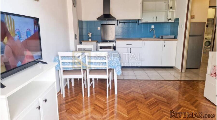 Novi Vinodolski, 1s+db, balkon, pogled
