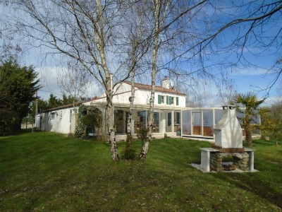 Impressive house set in private grounds..