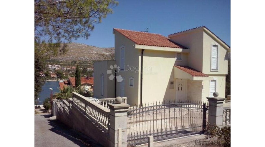 Kuća s Potencijalom na Top Lokaciji - 2