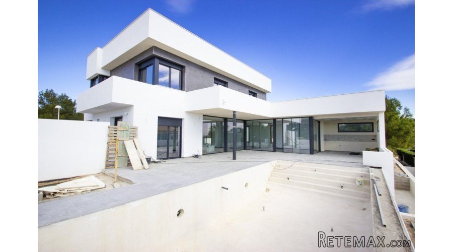 Recently finished modern villa on an elevated plot with.. - 4