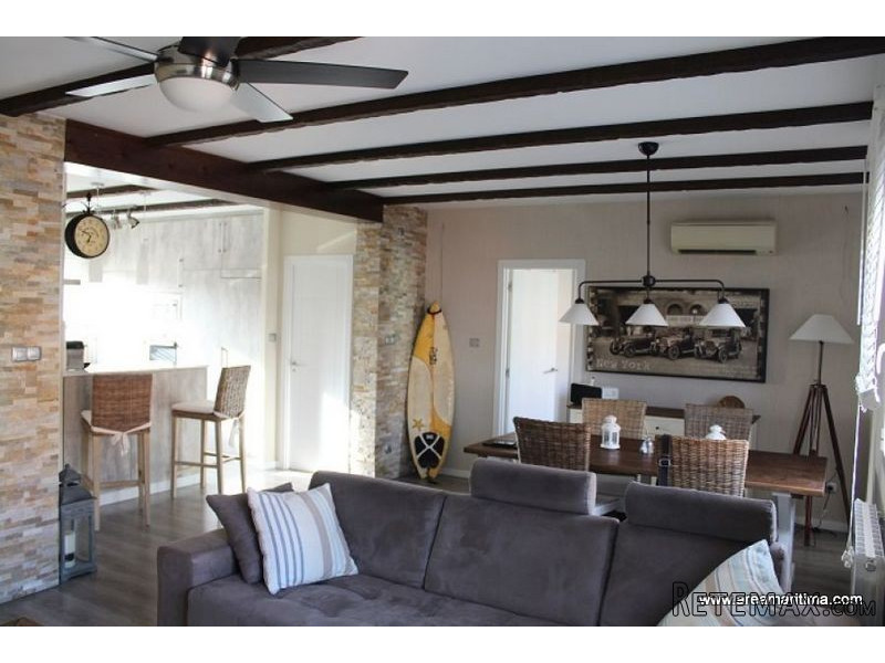 For sale refurbished flat in El Grao..