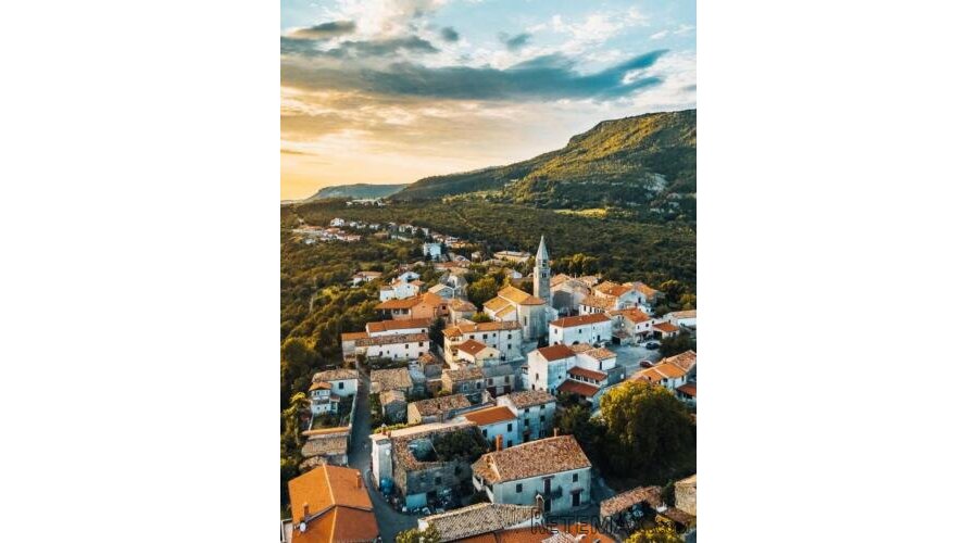 Građevinsko zemljište u idiličnom okruženju