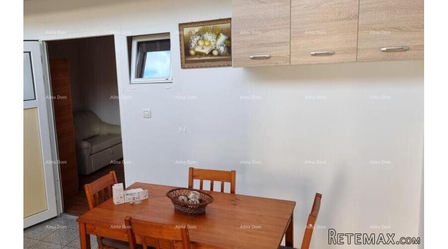 Buje. Prodaje se stan u Kaštelu, površine 85 m² - 4