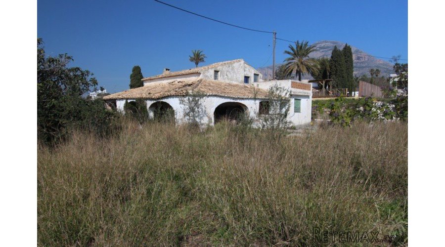 Traditional finca style property that needs total.. - 4