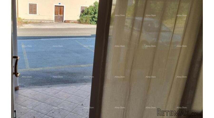 Buje. Prodaje se stan u Kaštelu, površine 85 m² - 5