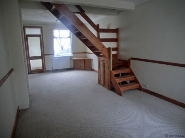 2 Bedrooms - House - Kent - For Rent - 2
