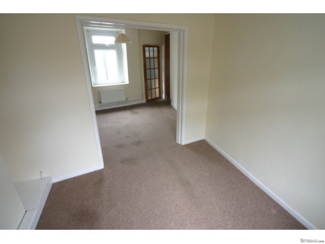 Swansea Road - Waunarlwydd SA5 4SL 2..