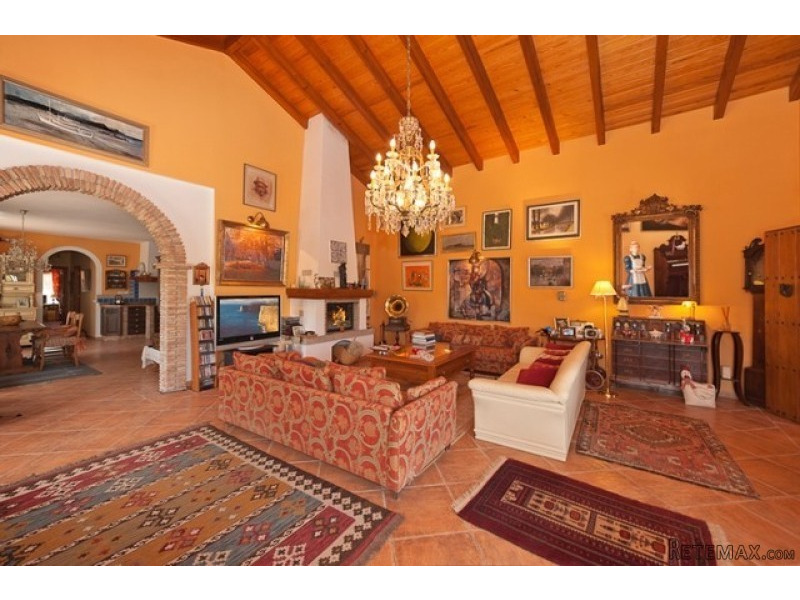 6 bedroom Villa - 2