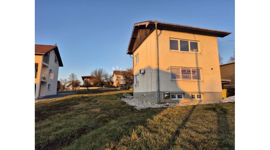 Katnica s prostranim građevinskim zemljištem u samom centru - 3