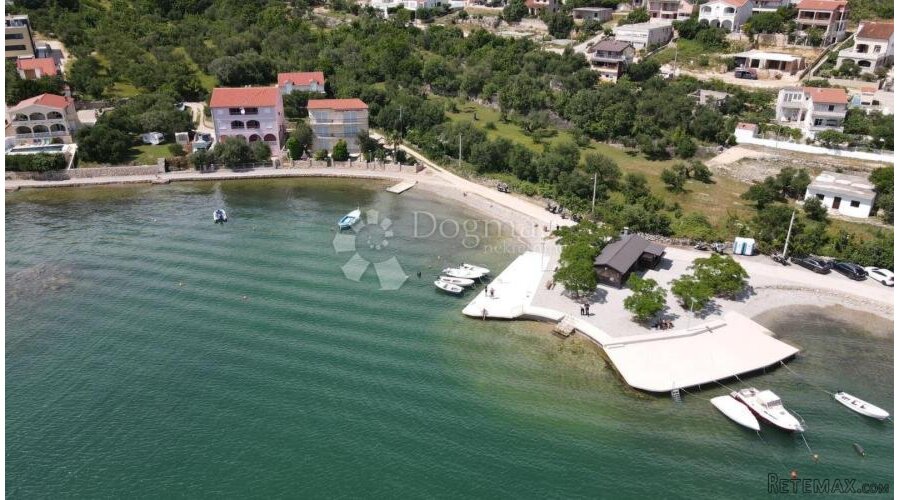 MASLENICA - GRAĐEVINSKO ZEMLJIŠTE 2401m2