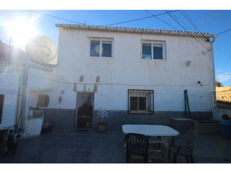 Country house walking distance to..