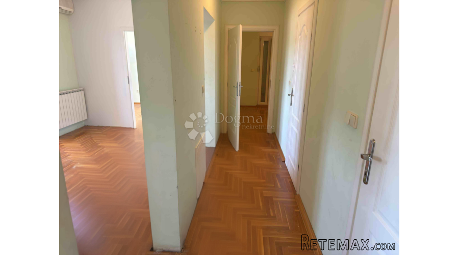PRILIKA! Prostrani stan u Puli 113 m2 - 3