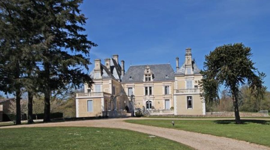 Les Forges (79) Luxury 1 bedroom apartment in a chateau with..