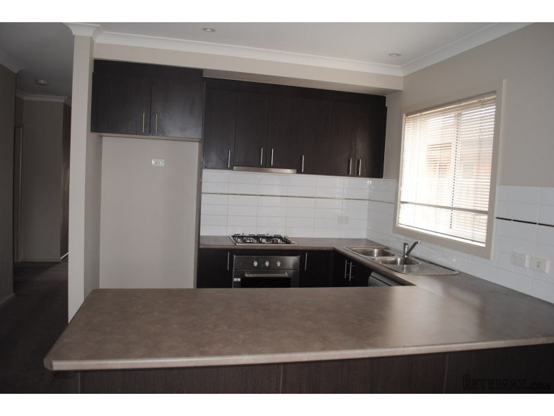Feast Your Eyes On This Spacious Family.. - 2