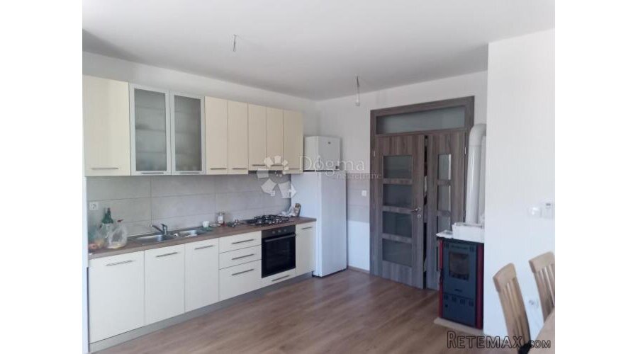 VODICE - stan u prizemlju 126 m2
