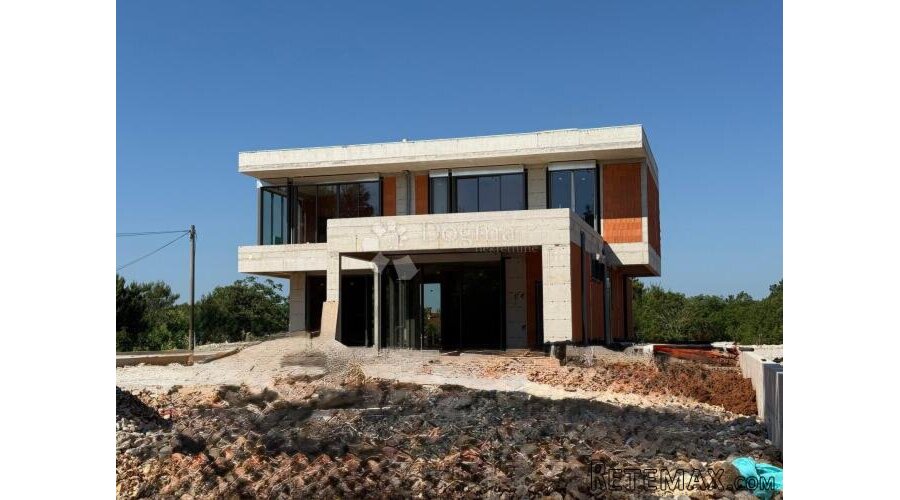 Raritet na tržištu: luksuzna vila i građevinsko zemljište 1. - 3
