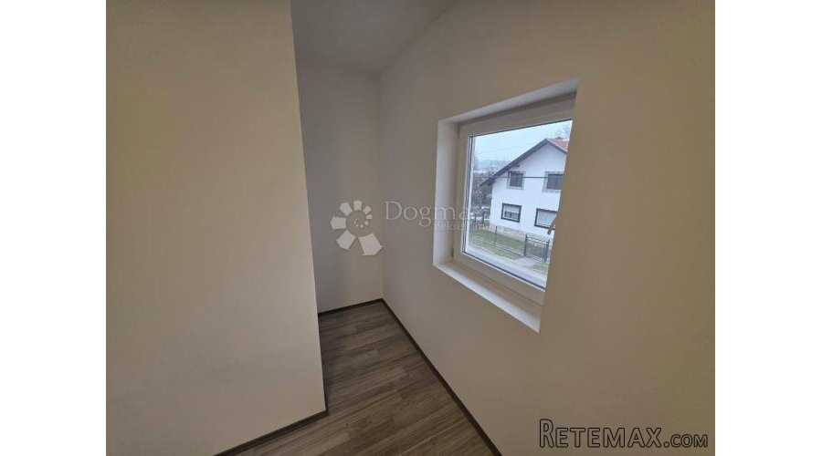 U popunosti renoviran stan sa okućnicom u Zlataru površine 9 - 3