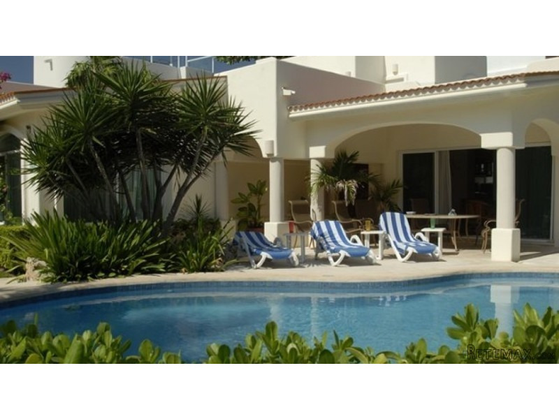 Casa Mar y Sol Vacation Rental in Playa..