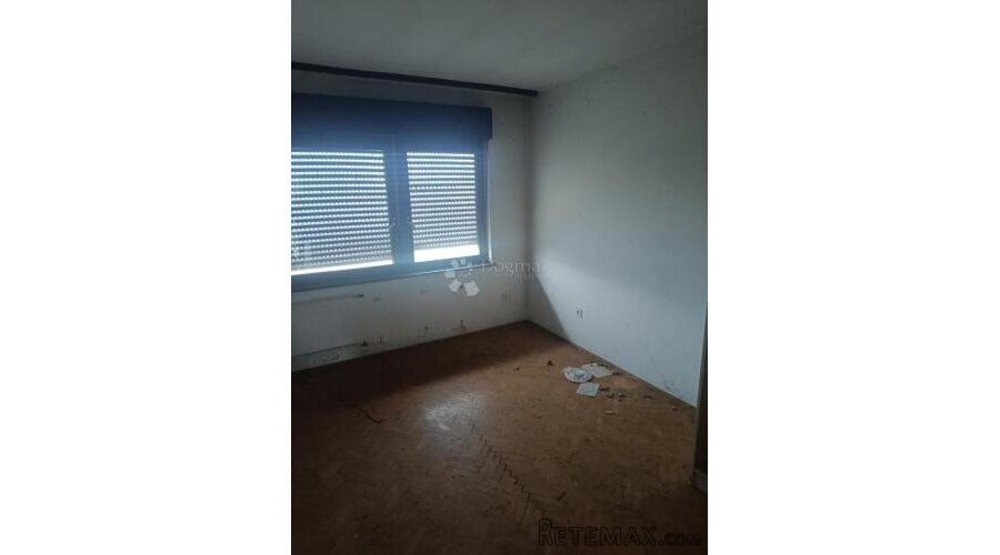 Prostrana Kuća u Glini za adaptaciju - 2