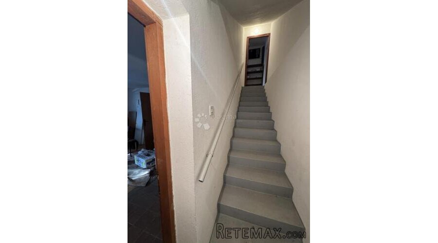 STAN U KUĆI ZA KOMPLETNU RENOVACIJU - 3