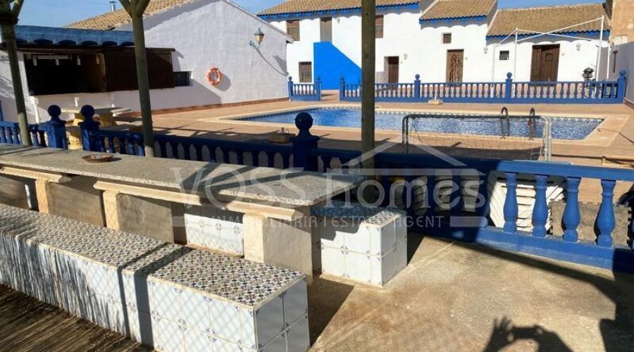 NEW LISTING TO VOSS HOMES - A huge, stunning, approx 490m2.. - 4