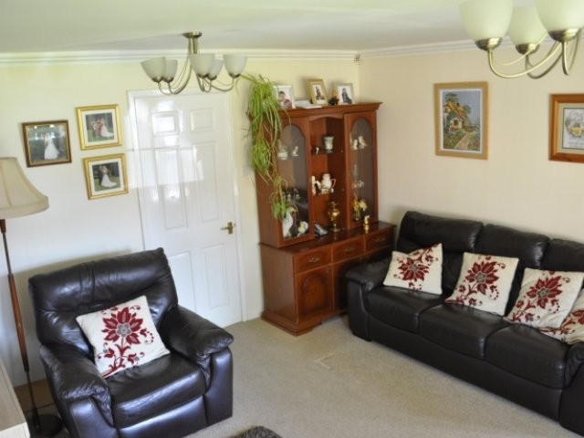 A Lovely Detached, Three Bedroom Family.. - 2
