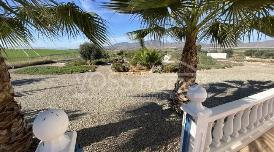 NEW LISTING TO VOSS HOMES - A huge, stunning, approx 490m2.. - 10
