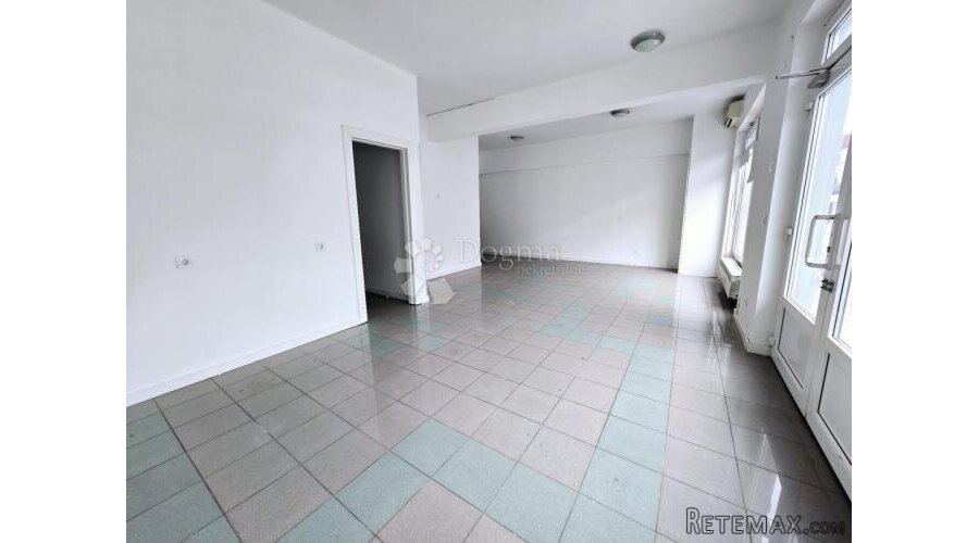 DUBRAVA, FREKVENTNA LOKACIJA, UKUPNO 135 m2