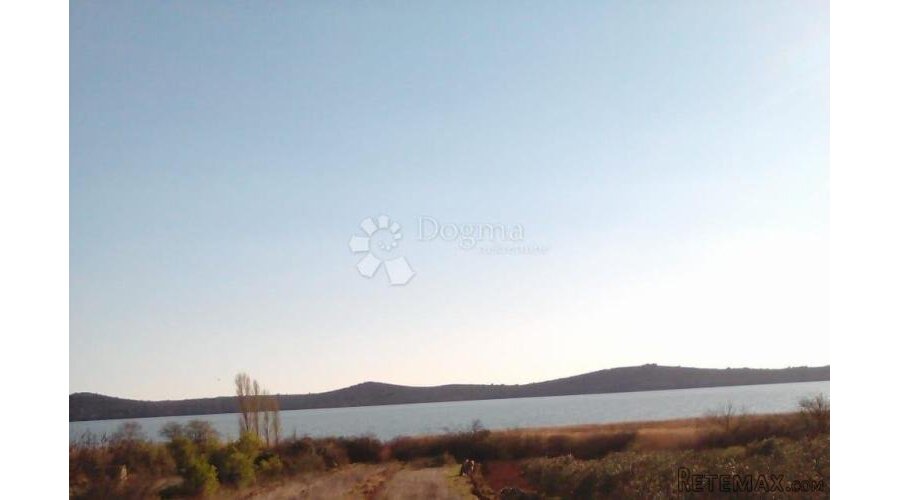 VRANSKO JEZERO - POLJOPRIVREDNO ZEMLJIŠTE 3330m2
