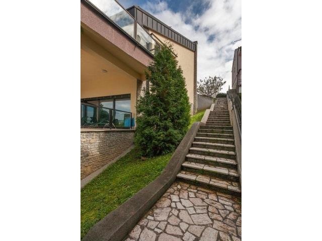 7 bedroom Villa For Sale: Vrhovec.. - 2