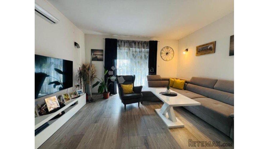 Rijeka, Kukuljanovo, etaža s terasom i vrtom, 3S+DB