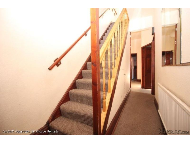 42 Salisbury Rd, Preston - 2