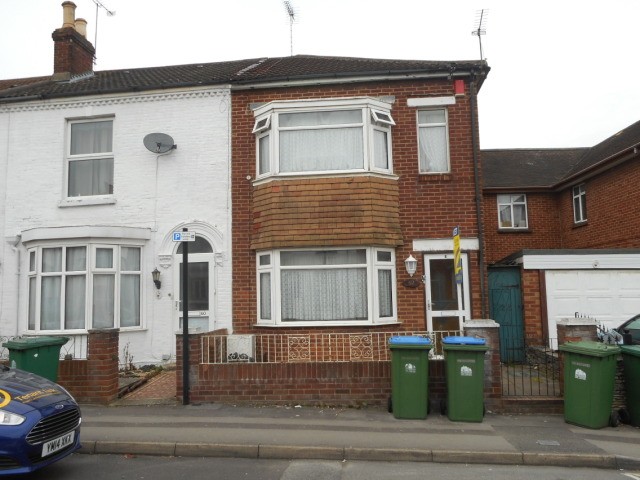 Inner Avenue Southampton House for rent.