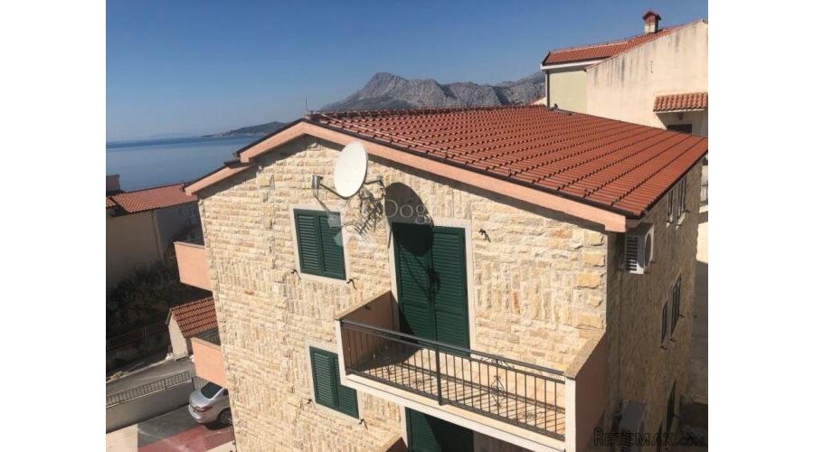Samostojeća Villa s 9 apartmana - Nemira !!!