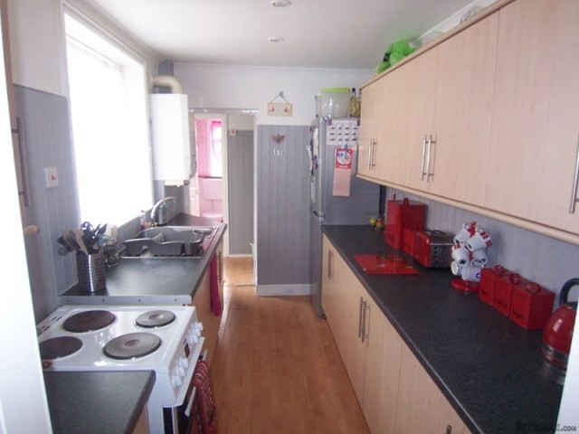 3 bedroom house in SHEERNESS - 2