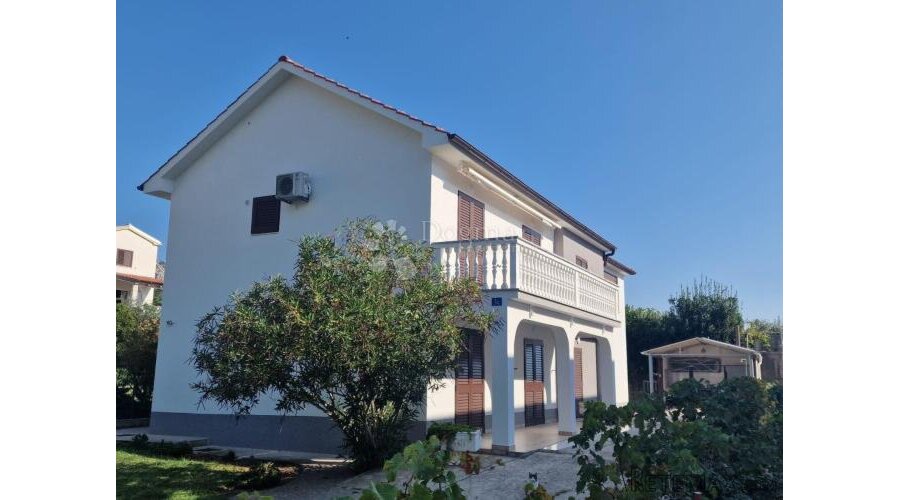 BAŠKA - KUĆA sa vrtom