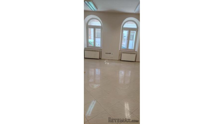 Poslovni prostor za najam u centru grada - 2