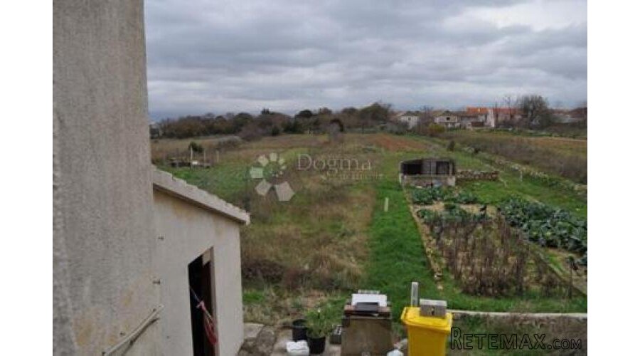 Kuća u samom centru u Vrsima - 2
