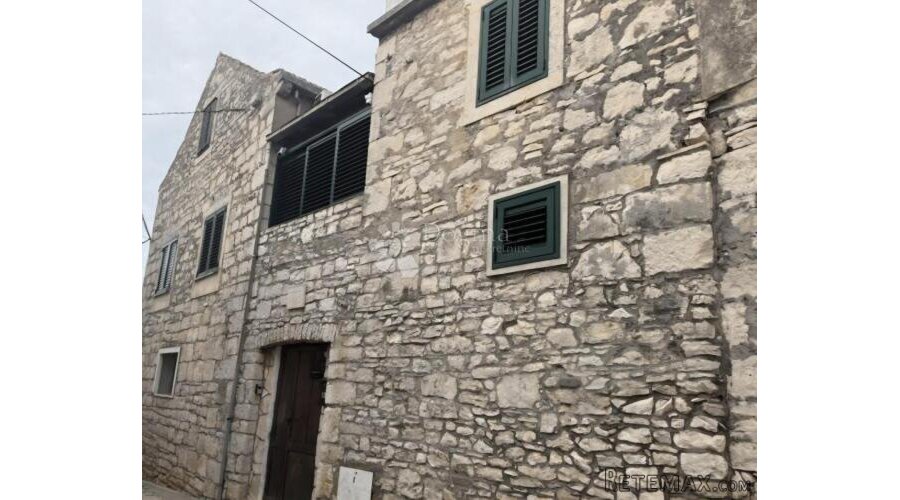 Kuća sa dva apartmana, Vela Luka