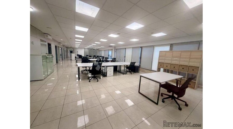 Split, POSLOVNI PROSTOR 364 m2, dostupan odmah!