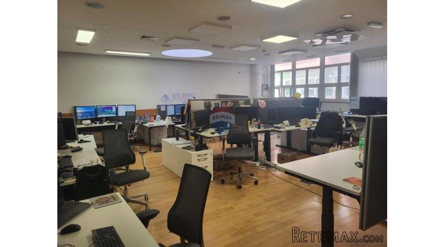Pula,Centar- poslovni prostor 123m2 za tihu djelatnost - 2
