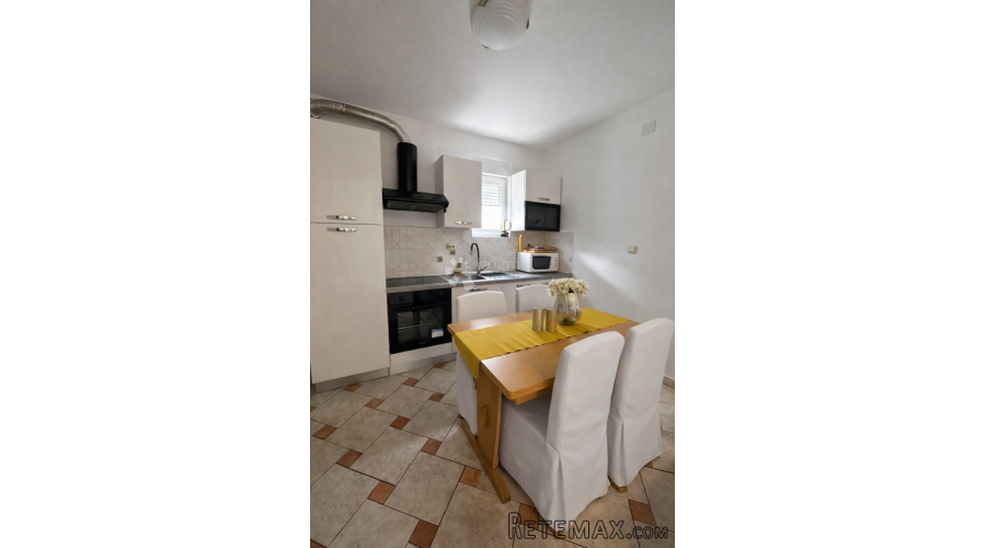 DIKLO (Zadar) - komforan renovirani stan 60 m2