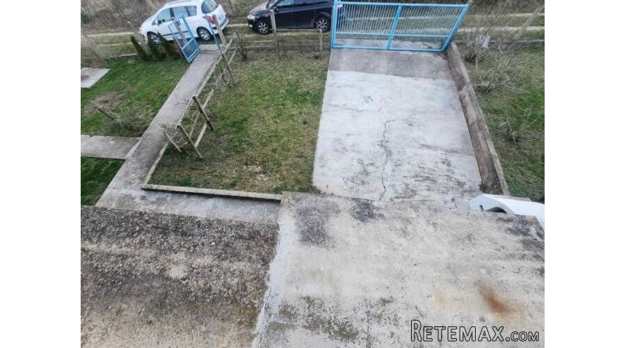 Prodajem kucu u Vranicu - 11