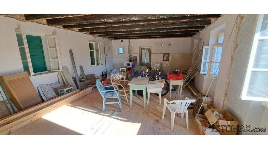 Vis - Centar, kamena kuća 228 m2 s okućnicom 200 m2 - 11